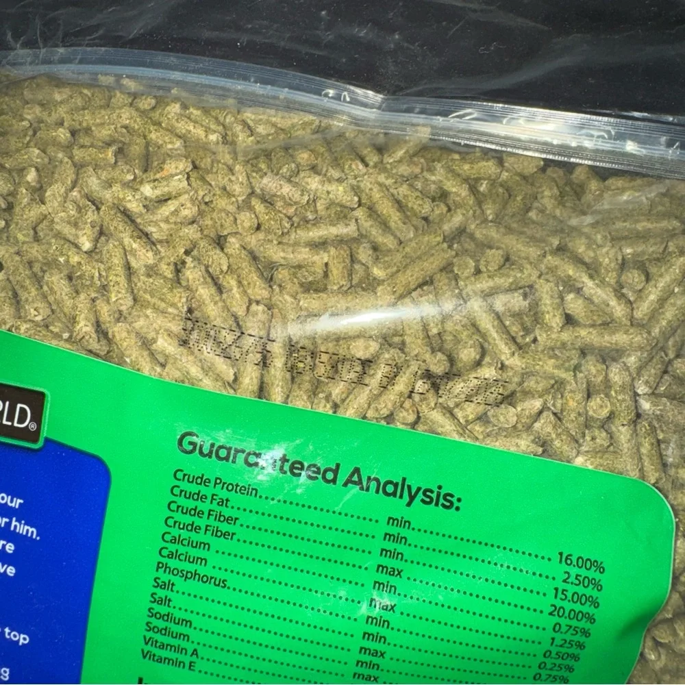 Small World Rabbit Food, Complete Feed, Pelleted Food for Rabbits, Fortified